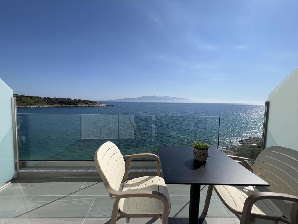 Sea Breeze Villa Саранда Экстерьер фото
