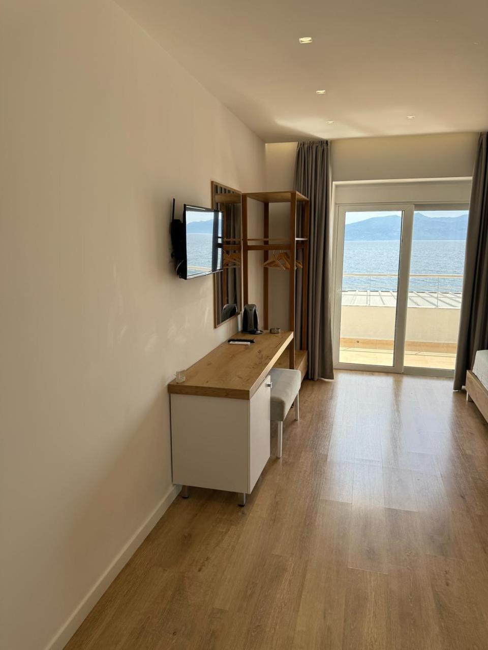 Sea Breeze Villa Саранда Экстерьер фото